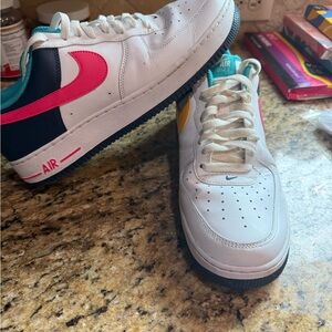 Air Force 1 '07 Low sneakers in a White, Racer Pink, and Thunder Blue colorway